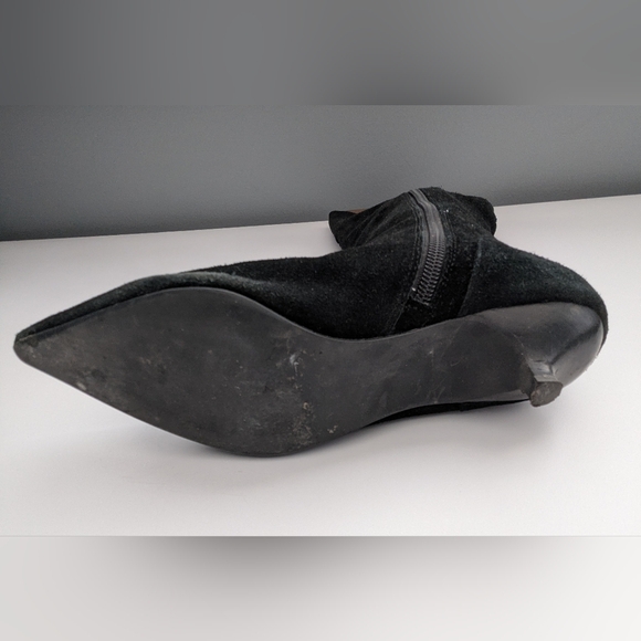 Steve Madden Black Suede Knee-High Sybel Boots (Adult Size 6) w/Kitten-Heel - Picture 6 of 16